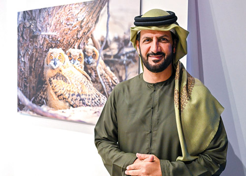 علي بن ثالث.. رحلة خاصة لتوثيق حياة بومة النسر في «المرموم»