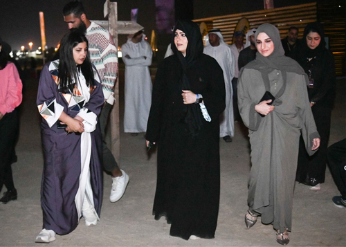 مواهب إماراتية واعدة تضيء فعاليات «المرموم» بإبداعات جديدة