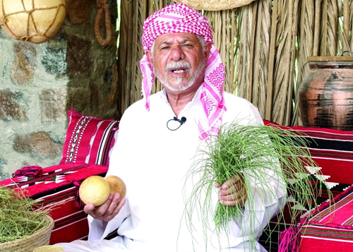 سبعيني يستعيض بالأعشاب عن زيارة الأطباء طيلة حياته